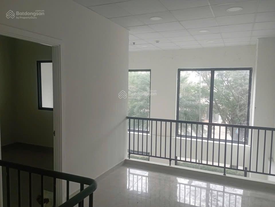 Chủ định cư bán nhanh shophouse 80m2, chuẩn bị làm sổ, sài gòn intela