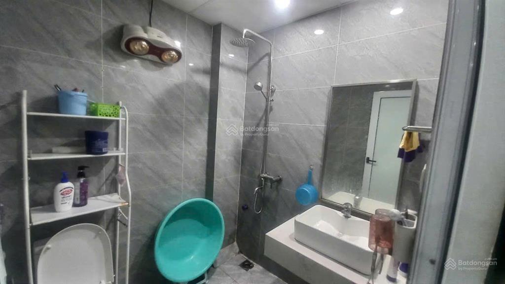 Nhà đẹp dân xây gần phố 33m * 4 tầng ngõ nông thoáng thông sang minh khai sđcc chỉ hơn 6 tỷ