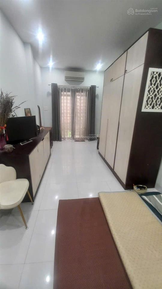 Nhà đẹp dân xây gần phố 33m * 4 tầng ngõ nông thoáng thông sang minh khai sđcc chỉ hơn 6 tỷ