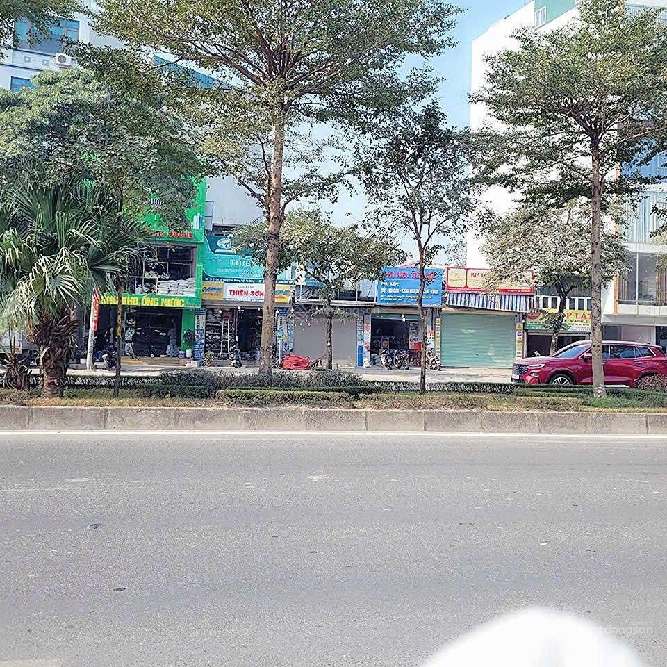 Giảm 2 tỷ, chỉ 68 tỷ, dt 200m2, mt 8m, liền kề mặt đường lê trọng tấn, hà đông, cạnh tòa chung cư