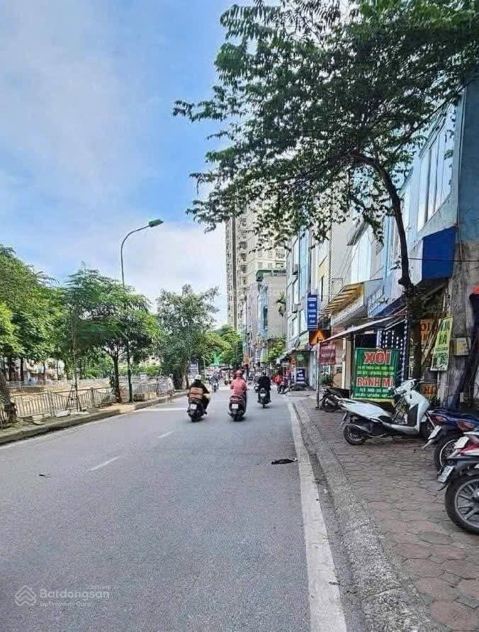 65 tỷ, nhà mặt phố, dt 112.5m2, mt 7.65m, trung tâm quận thanh xuân, gần trường đại học y hà nội