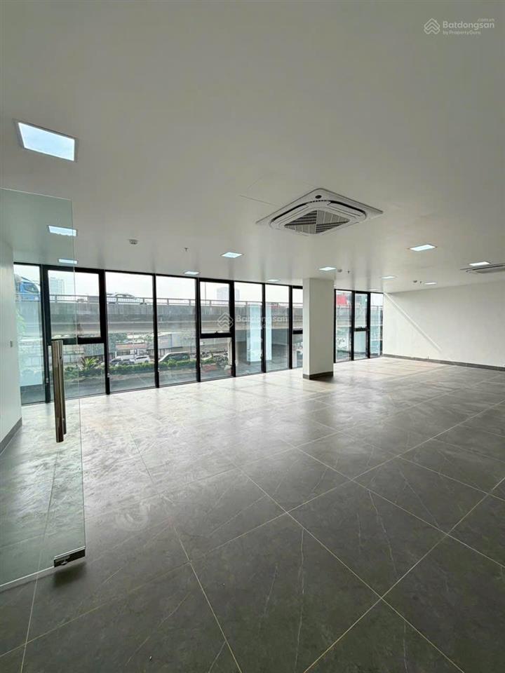 50 tỷ, tòa nhà văn phòng, dt 108m2, mt 15,76m, 8 tầng thang máy, gần bến xe giáp bát