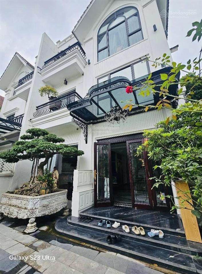 Biệt thự lô góc hoa sữa độc bản đẹp nhất kđt vinhomes riverside 200m2, 4t, mt 10m, 145 tỷ sổ nở hậu