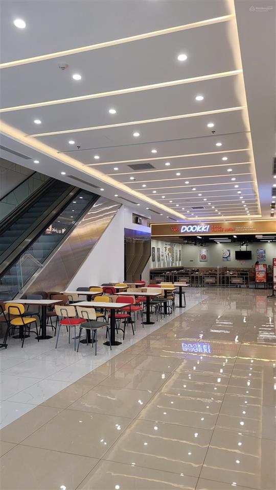 Chỉ 1.3tỷ vốn bàn giao luôn mặt bằng kd 66m2 tại khối đế t2  rox tower,  0386 768 *** để xem da