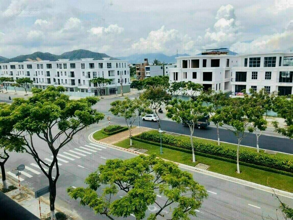 Bán đất mt nguyễn sinh sắc 142m ngang 7m  trục 60m sát biển  vị trí vàng liên chiểu
