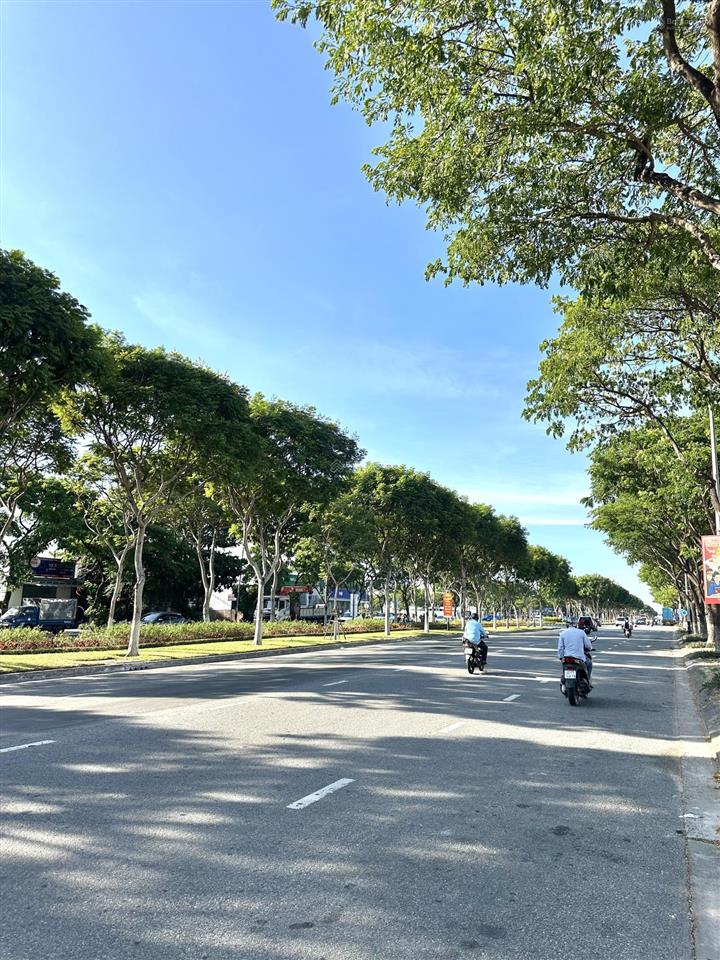 Bán đất mt nguyễn sinh sắc 142m ngang 7m  trục 60m sát biển  vị trí vàng liên chiểu
