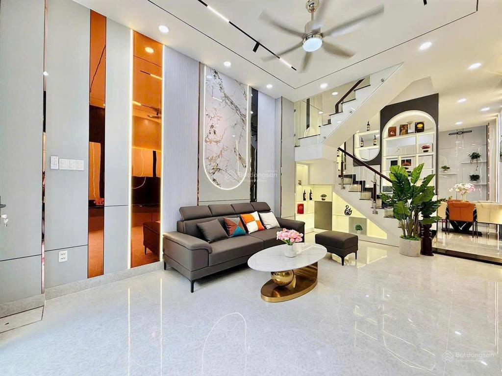 Căn ngộp gần cầu bông. với 43m² lê văn duyệt, giá 4 tỷ 250. xây 1 trệt 2 lầu, hẻm oto, sổ riêng sẵn