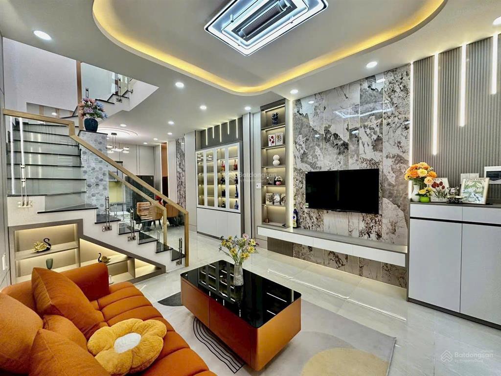 Căn 38m2 vũ tùng, bình thạnh giá 1 tỷ 550. gần chợ bà chiểu, xây 2 tầng. hẻm 5m, sổ riêng