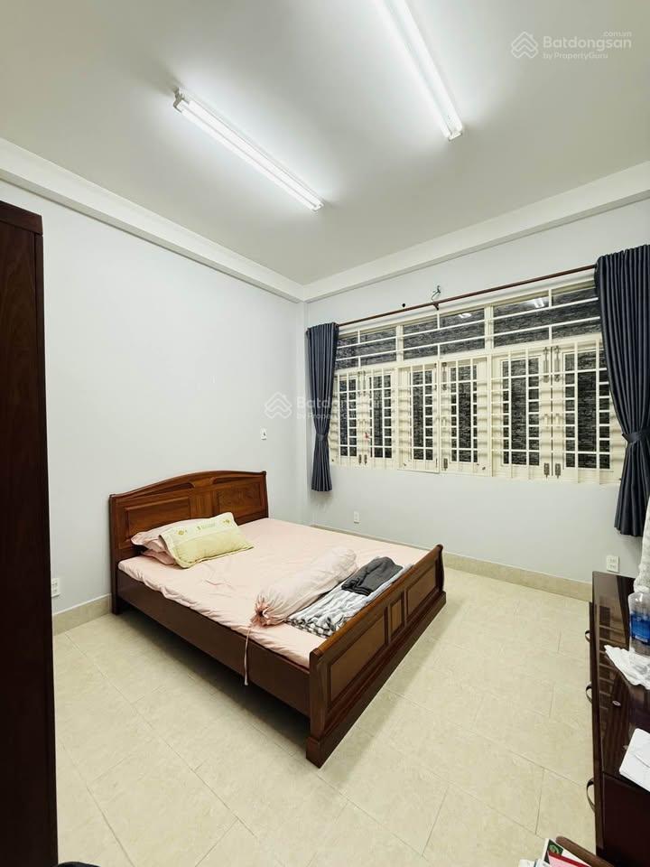 Gấp nhà 63.8m² trần hữu trang, phú nhuận. xây 1 trệt 2 lầu, hẻm 5m. sổ hồng riêng