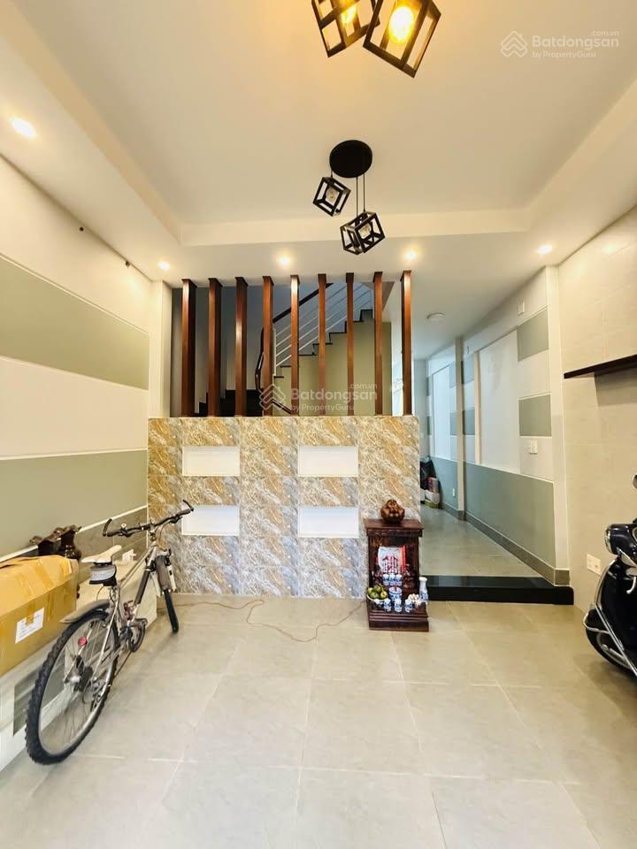 Gấp nhà 63.8m² trần hữu trang, phú nhuận. xây 1 trệt 2 lầu, hẻm 5m. sổ hồng riêng