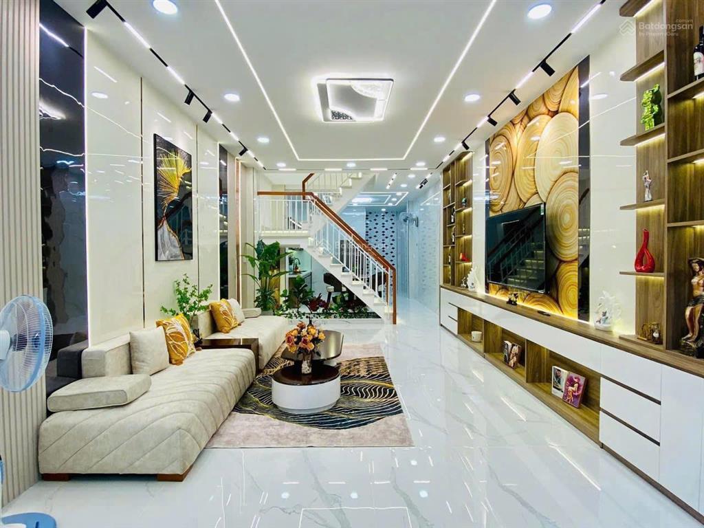 Cần bán căn ung văn khiêm 48.2m² xây 1 trệt 2 lầu, giá 3 tỷ 050. gần trường ngoại thương 2, sổ sẵn