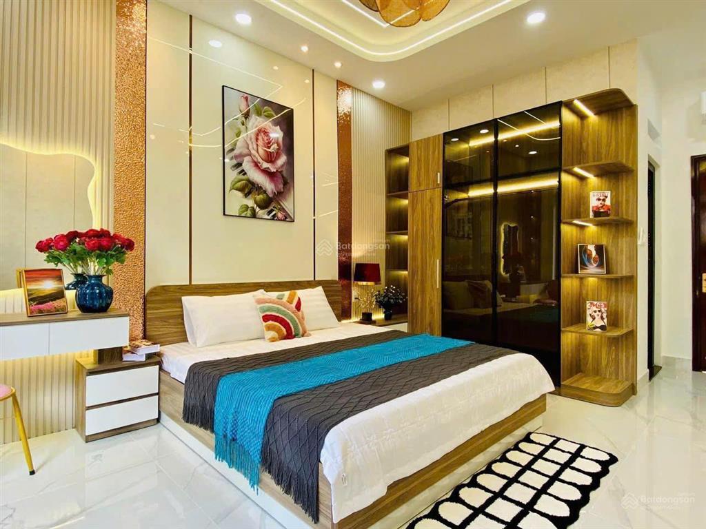 Cần bán căn ung văn khiêm 48.2m² xây 1 trệt 2 lầu, giá 3 tỷ 050. gần trường ngoại thương 2, sổ sẵn