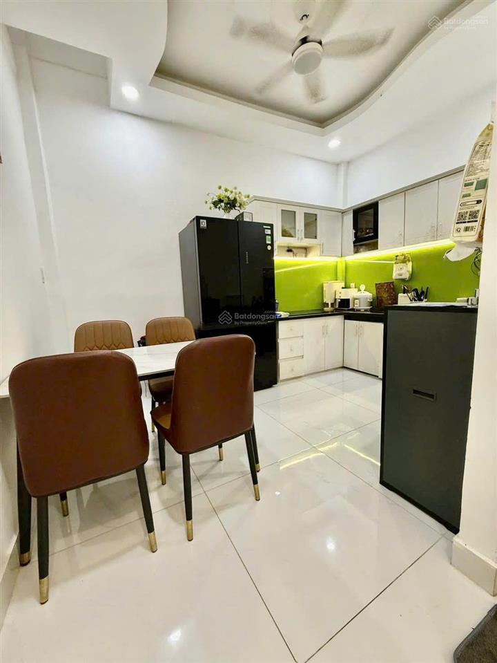 Nhà đẹp dưới 2 tỷ. căn 34.6m² nơ trang long, xây 1 trệt 2 lầu. hẻm 4m, sổ sẵn, gần chợ
