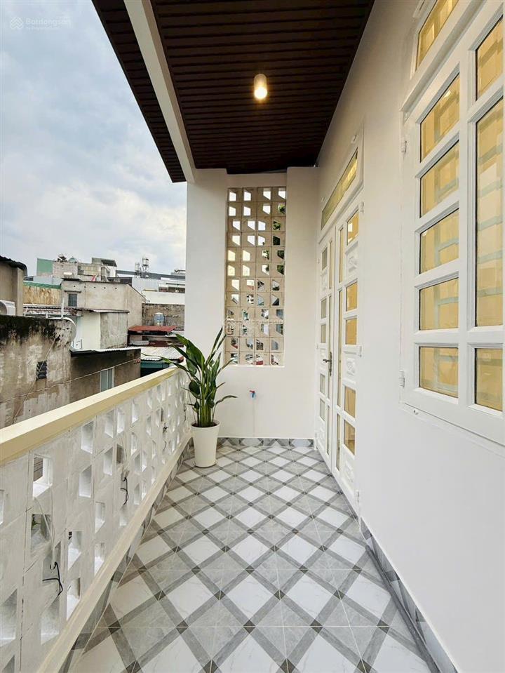 Siêu phẩm 49.3m² hoàng việt gần bờ kè, giá 4 tỷ 150. xây 1 trệt 2 lầu, hẻm oto, sổ riêng sẵn