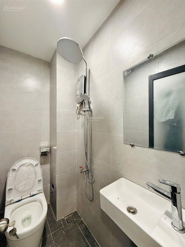 Siêu phẩm 49.3m² hoàng việt gần bờ kè, giá 4 tỷ 150. xây 1 trệt 2 lầu, hẻm oto, sổ riêng sẵn