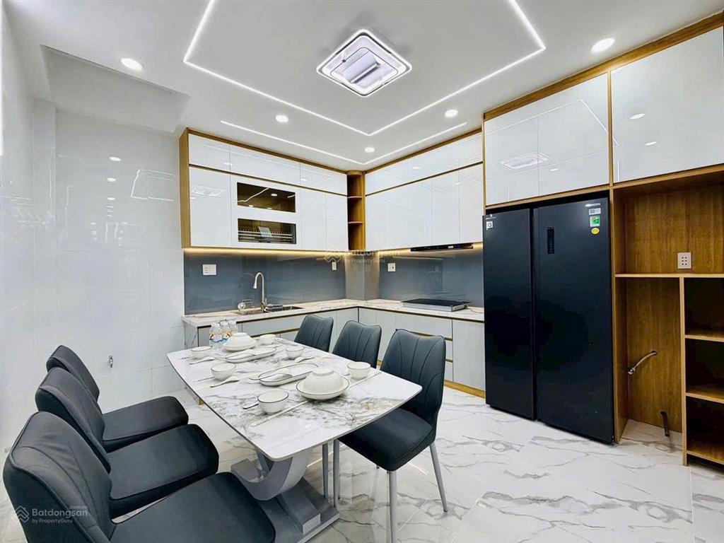 Nhà 60m² hẻm oto chu văn an, bình thạnh giá 2 tỷ 650. xây 1 trệt 2 lầu, sổ hoàn công đủ