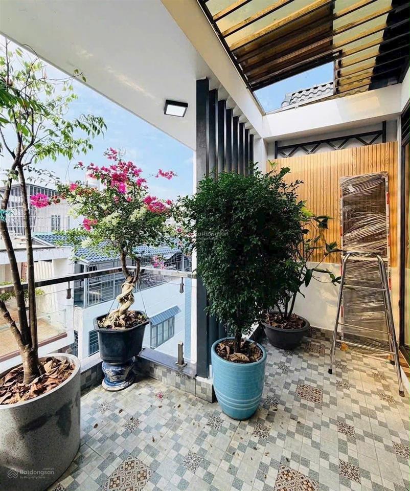 Nhà đẹp hẻm 5m nơ trang long, bình thạnh giá 3 tỷ 100. gần chợ nguyễn xí, xây trệt 3 lầu. sổ riêng