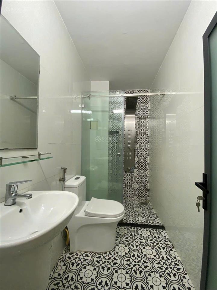 Nhà quận 5 dưới 5 tỷ. căn 40.7m² lê hồng phong, xây 1 trệt 3 lầu giá 7 tỷ 550. sổ riêng, hẻm 4m