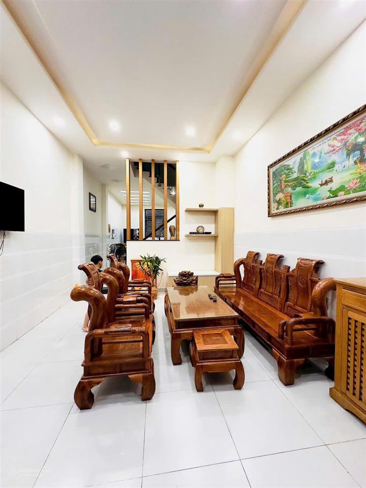 Giảm sâu gần 200tr. căn 50.4m² bùi đình túy gần ngã 4 hàng xanh. xây 1 trệt 3 lầu, hẻm oto