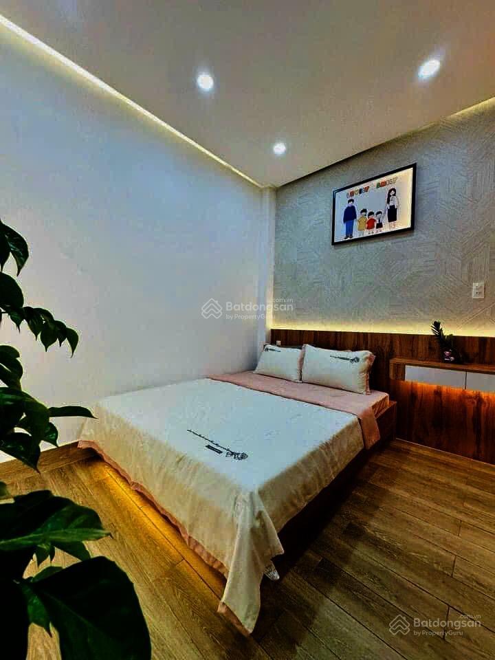 Nhà khu sân bay dễ cho thuê. với 3.1 tỷ sở hữu 38m² lam sơn, tân bình xây 4 tầng. hẻm 5m, sổ sẵn