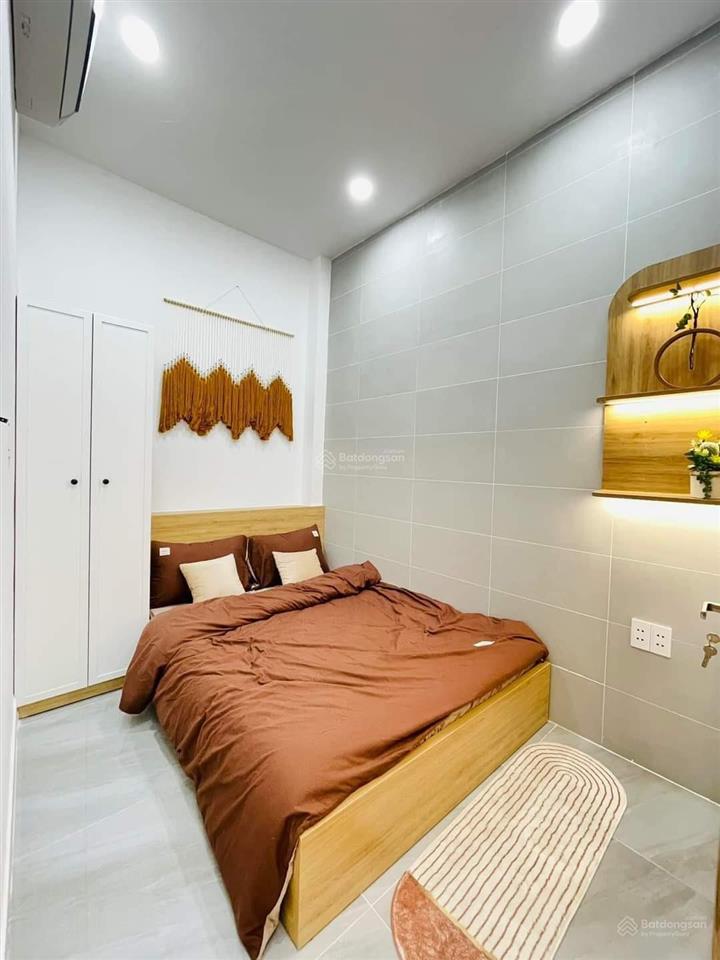 Gần công viên. nhà 31m² cao thắng q3 xây 1 trệt 1 lầu, giá 2 tỷ 550. sổ sẵn, hẻm 4m, còn bớt chút
