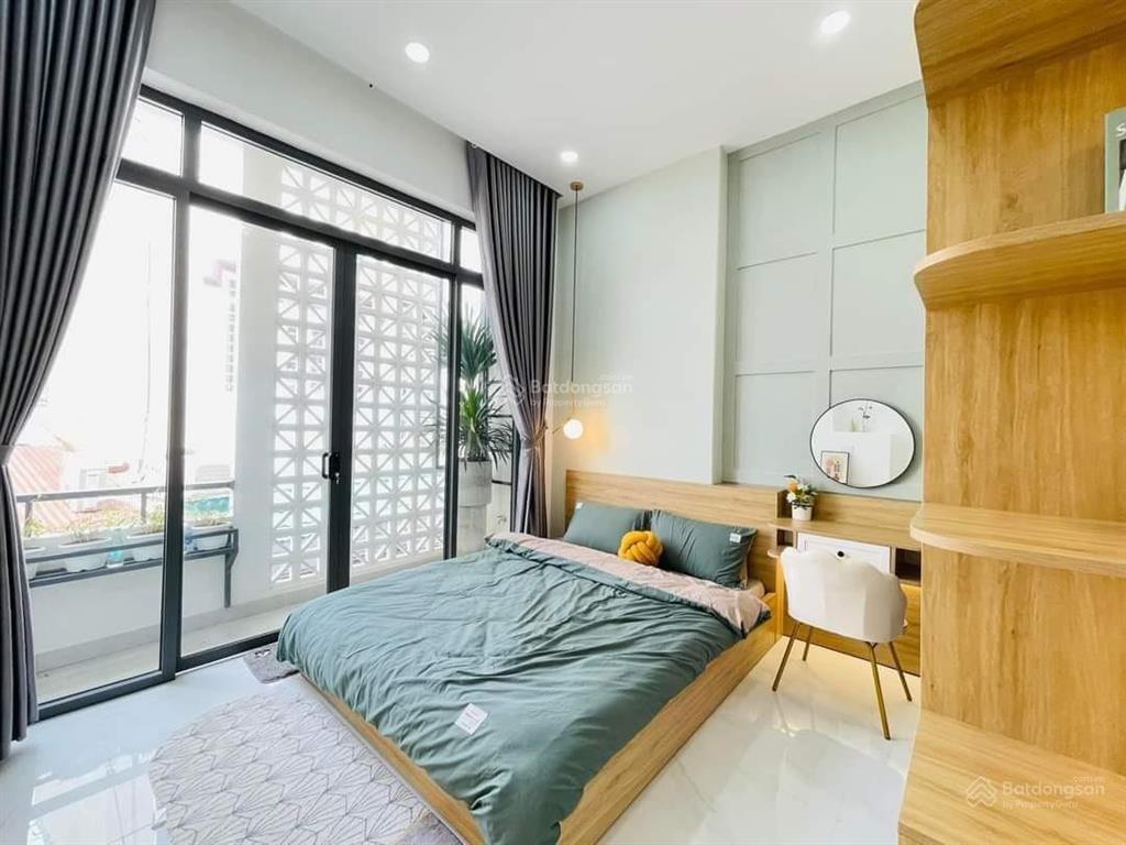 Gần công viên. nhà 31m² cao thắng q3 xây 1 trệt 1 lầu, giá 2 tỷ 550. sổ sẵn, hẻm 4m, còn bớt chút
