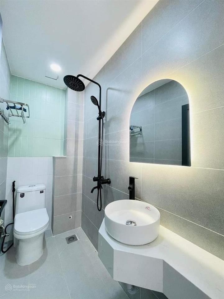 Gần công viên. nhà 31m² cao thắng q3 xây 1 trệt 1 lầu, giá 2 tỷ 550. sổ sẵn, hẻm 4m, còn bớt chút
