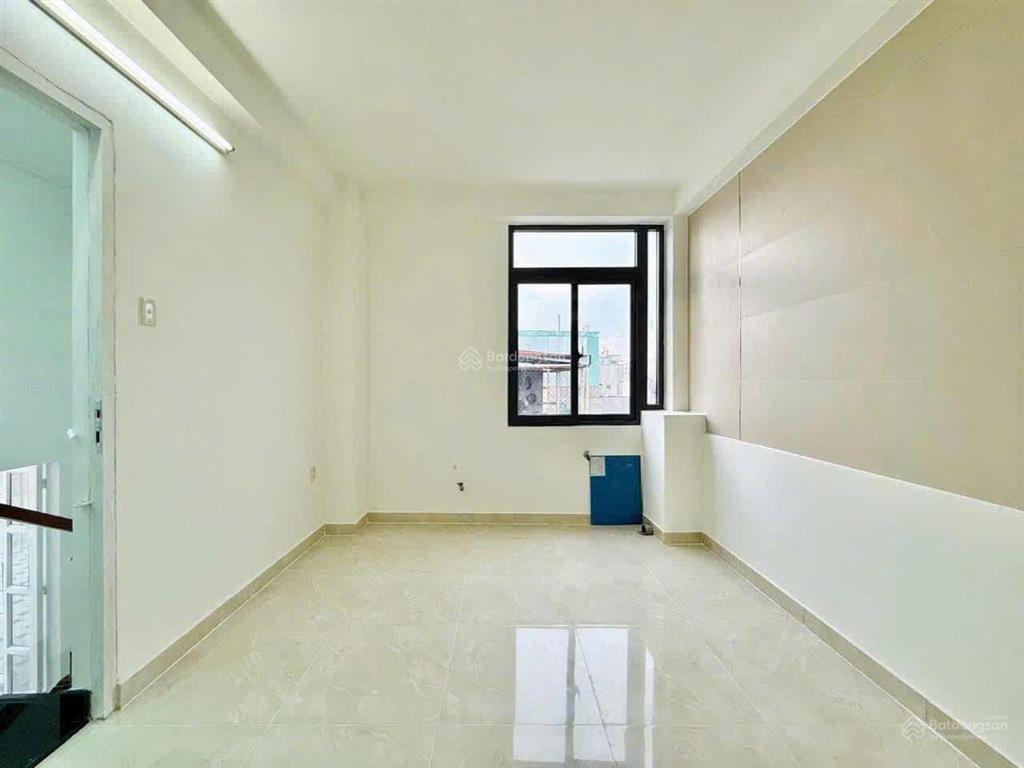 Ngay trung tâm q10. căn 55m² đường 3/2 xây 1 trệt 3 lầu, giá tl. sổ hoàn công, hẻm gần 6m