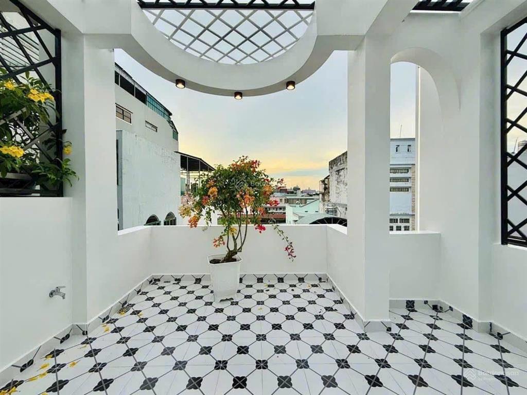 Ngay trung tâm q10. căn 55m² đường 3/2 xây 1 trệt 3 lầu, giá tl. sổ hoàn công, hẻm gần 6m