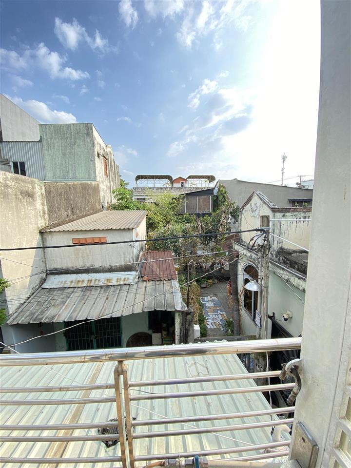 Nhà đẹp linh xuân 5x10m, 1 lầu 1 trệt gần quốc lộ 1k, sau lưng điện máy chợ lớn, sát bv hoàn mỹ