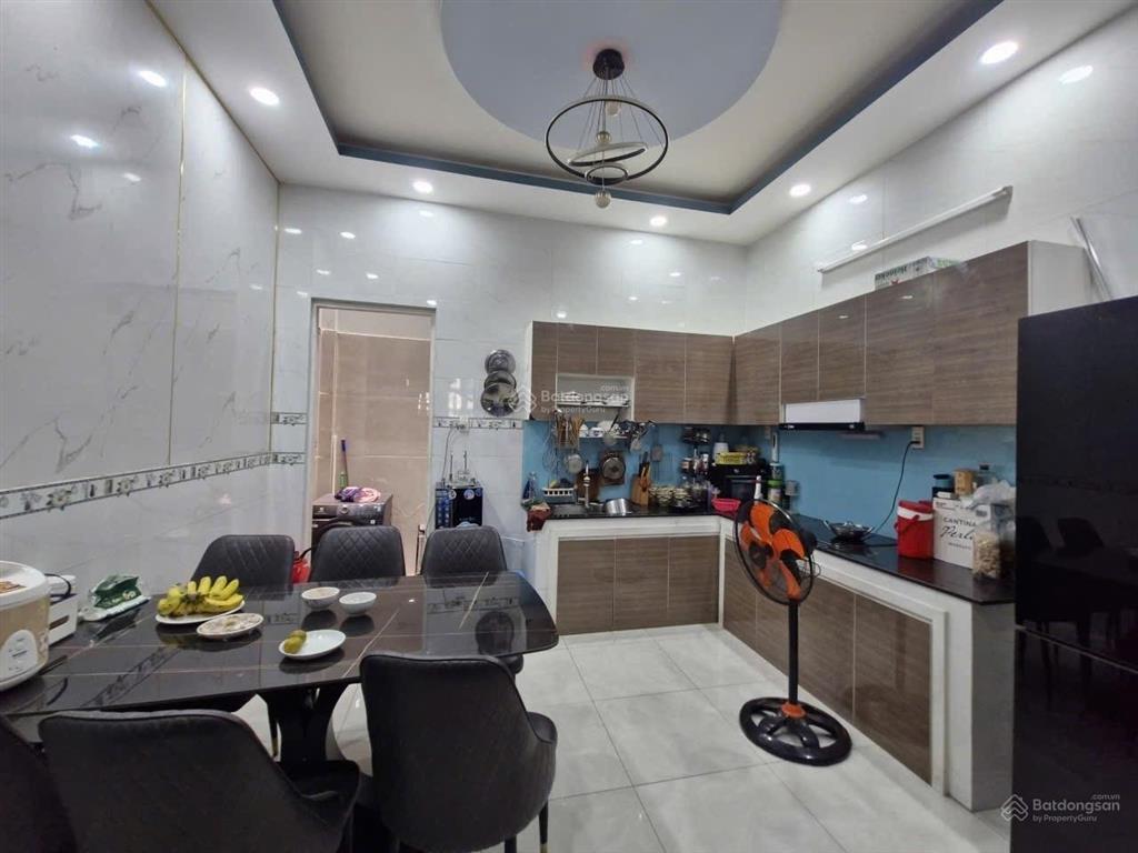 Nhà 2 lầu 1 trệt 4x14m gần nhà thờ, khiết tâm , trường học 1,2,3 100m đường 6m xe hơi tận nhà