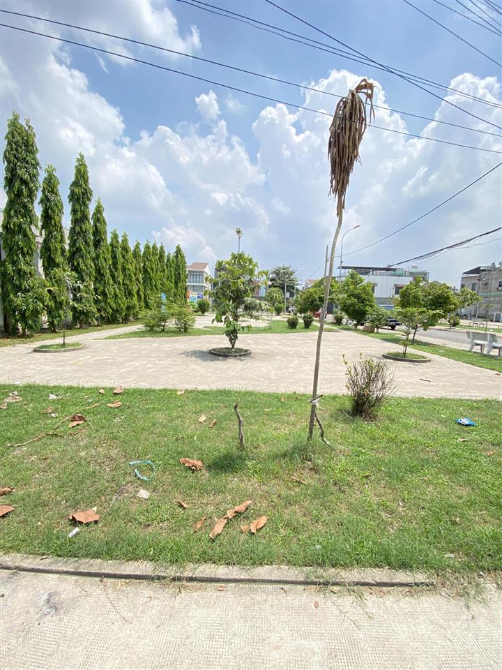 Nhà cấp 4 sát công viên 50m2, đất vuông vức chỉ vài bước chân ra không gian xanh mát