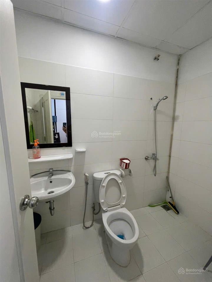 Diện tích lớn  tầng trung  view cao lỗ  74m2 2pn 2wc  3 tỷ 5, bao sang tên  topaz city