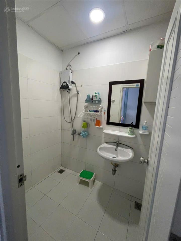 Diện tích lớn  tầng trung  view cao lỗ  74m2 2pn 2wc  3 tỷ 5, bao sang tên  topaz city