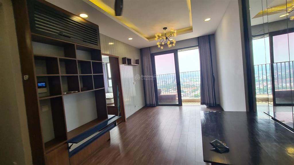 92m2 2 phòng 2wc, 2 ban công, pegasuite 1  bàn giao trống  tầng thấp  4 tỷ 850tr bao hết