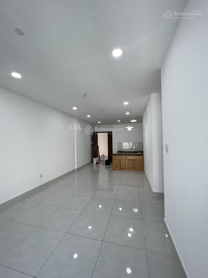 Cho thuê tara  ở liền 85m2 2pn 2wc trống  10 triệu  có máy lạnh + rèm