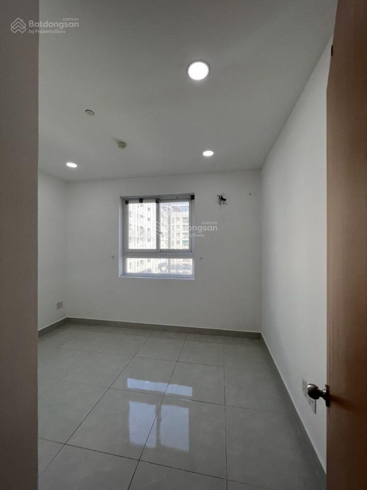 Cho thuê tara  ở liền 85m2 2pn 2wc trống  10 triệu  có máy lạnh + rèm