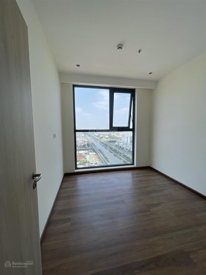Giá 4 tỷ 500 bao sang tên  68m2 2pn 2wc d aqua mới bàn giao view đẹp, thoáng