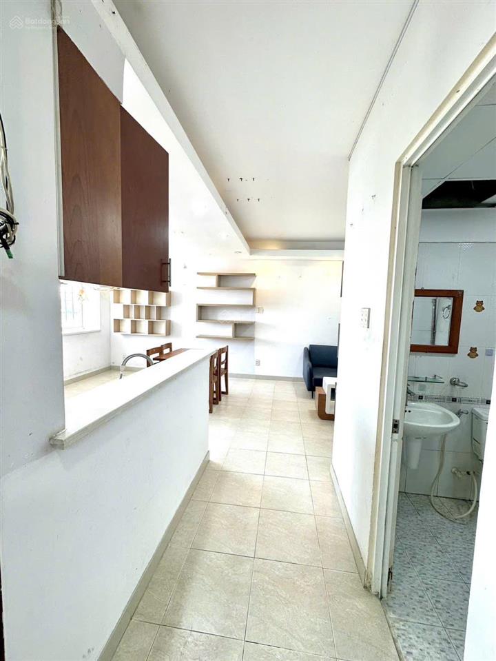 Trả thẳng 2 tỷ 580tr bao sang tên chung cư d1 p7 q8 cần bán 71m2 2 phòng 1wc nhà trống