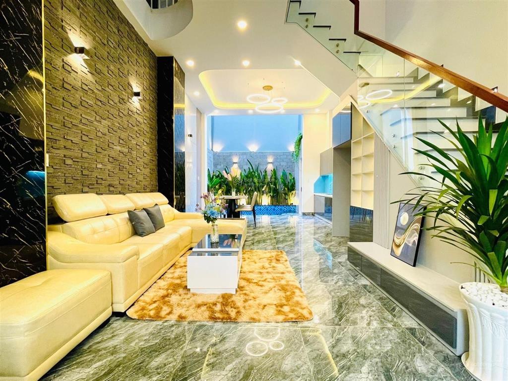 Chốt ngay nhà diện tích khủng dt 105m2 ngay cao đức lân, an phú, quận 2  hxh 8m, giá chỉ 5,3 tỷ