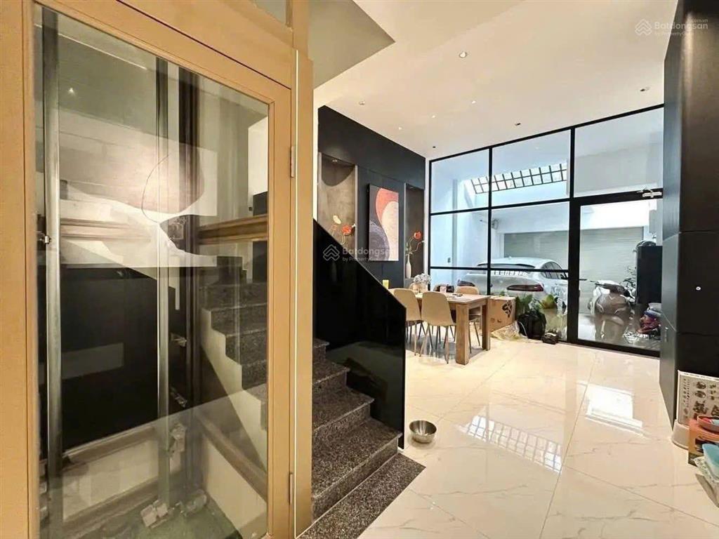 Dòng tiền 39 triệu/tháng cần bán căn nhà thủ khoa huân, bến thành  giá 8,1 tỷ/72,6m2 (4x18,15)