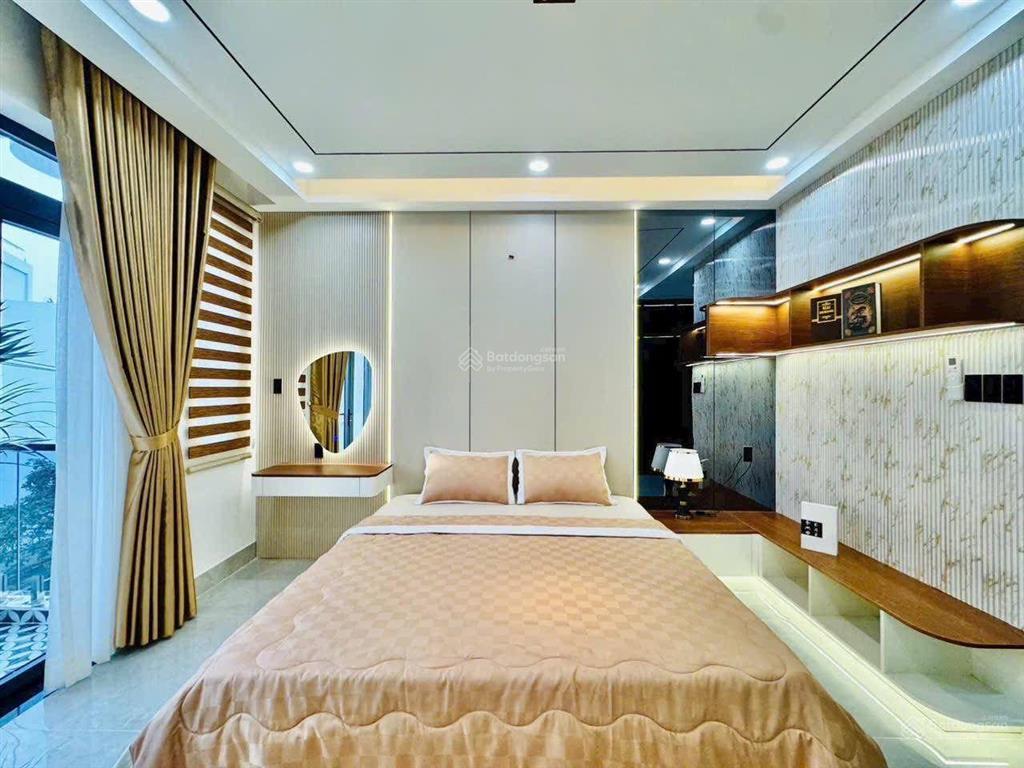 Chú tư bán gấp nhà vũ huy tấn, p. gia định, giá 3,76 tỷ  81m2 (4,5x18) 1 trệt lửng 3 lầu, sổ sẵn