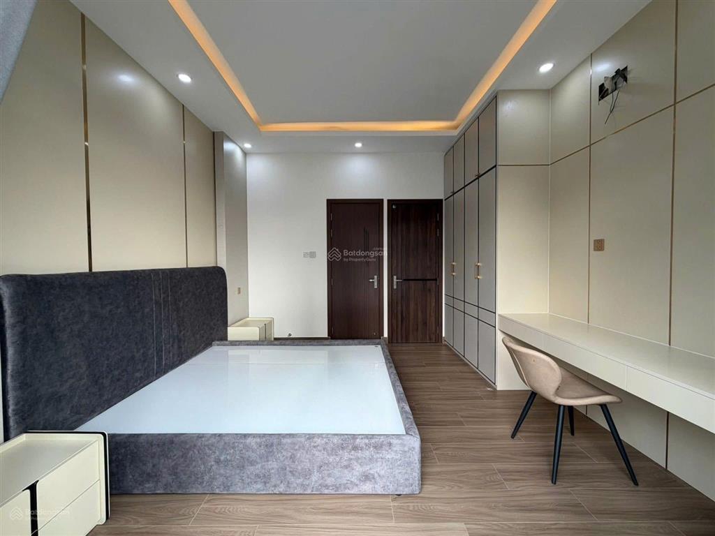 Cần bán nhà ngay rạch miễu đường hoa mai, p. cầu kiệu  giá 4,65 tỷ  dt 52m2, hợp đồng 22 triệu/th