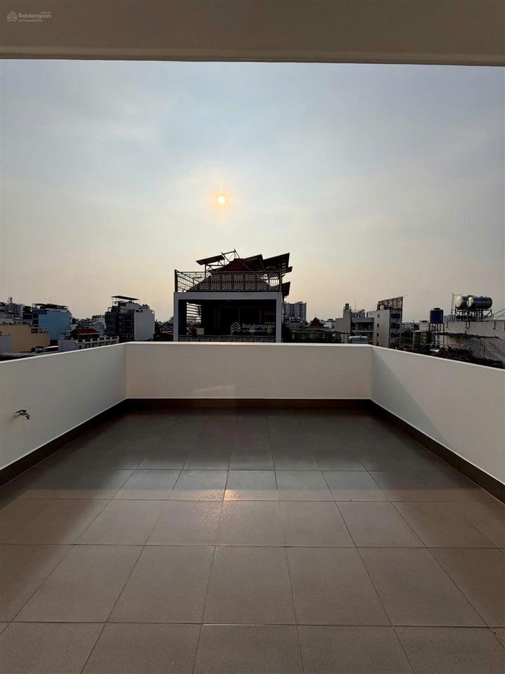 Cần bán nhà ngay rạch miễu đường hoa mai, p. cầu kiệu  giá 4,65 tỷ  dt 52m2, hợp đồng 22 triệu/th