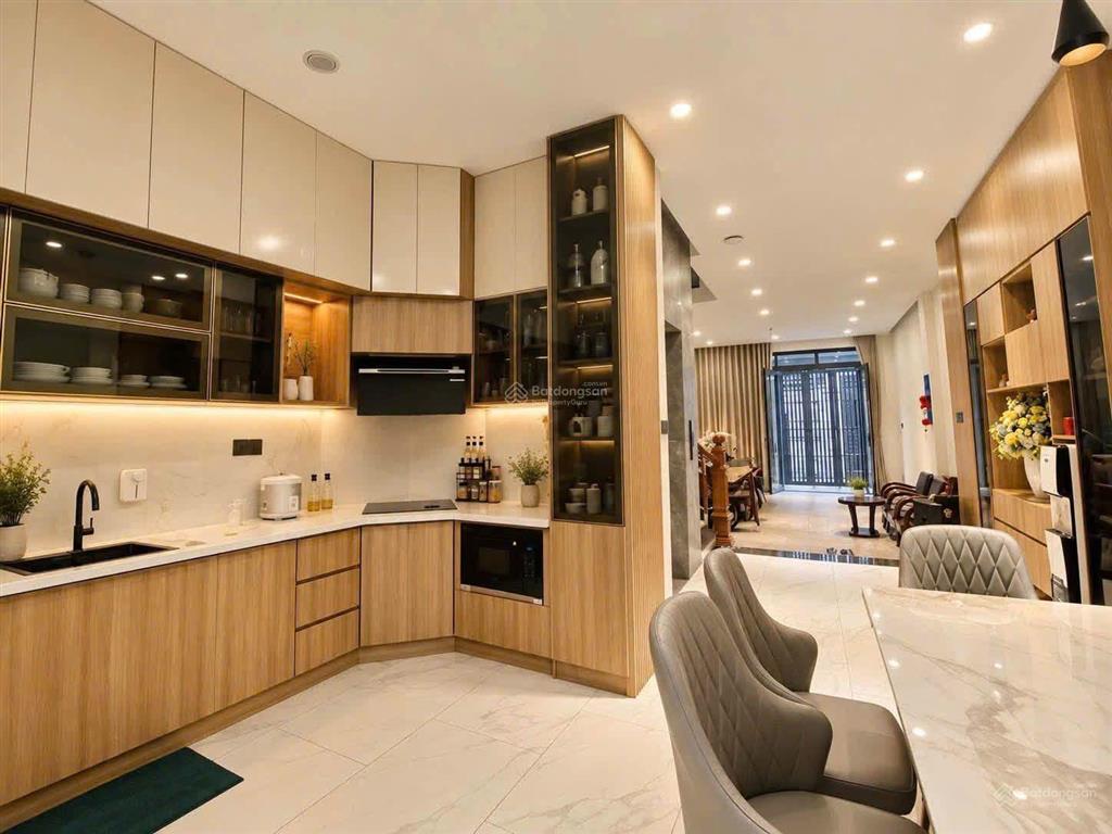 Cô hà cần bán gấp nhà đường nguyễn thị diệu, p. xuân hòa, 85m2  3 lầu, 4pn, sổ sẵn