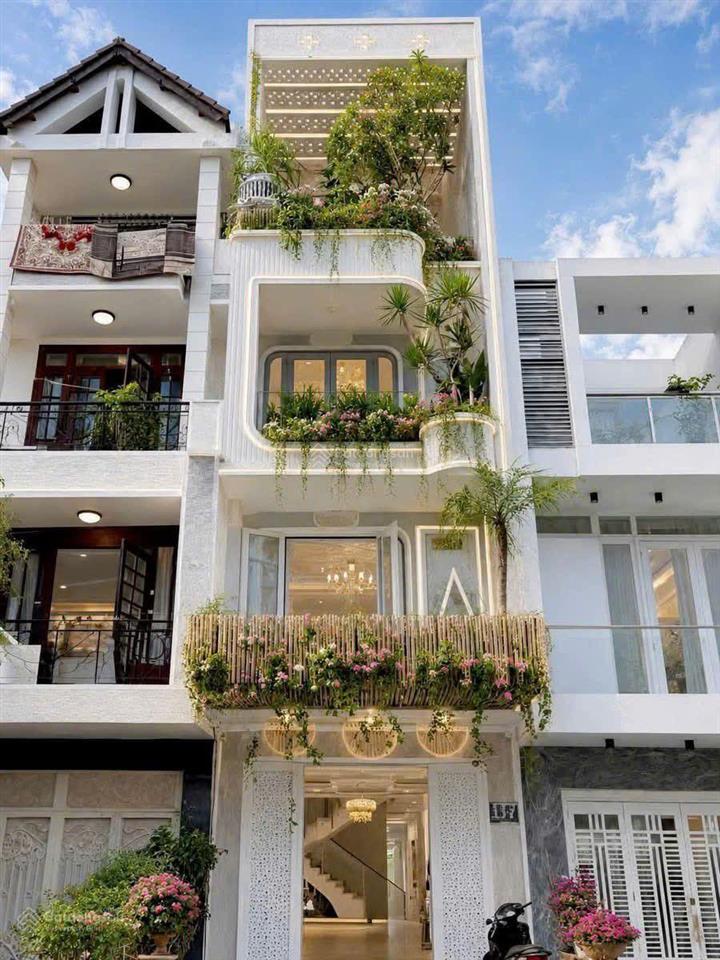 Nhà mới xây ngay nguyễn đình chiểu, p. bàn cờ cần bán gấp  96m2 (4.8x20) trệt, 3 lầu