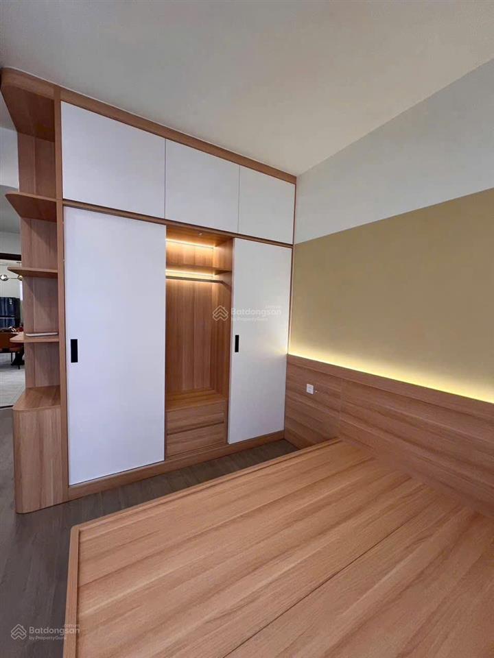 2pn 80m2 full nội thất gđ3 tầng 9 view hồ bơi công viên nội khu siêu thoáng mát cả ngày 11tr/tháng