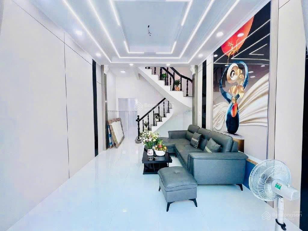 Gấp gấp  nhà 2 tầng hxh tới cửa  52m2  nhỉnh nhẹ 4 đồng