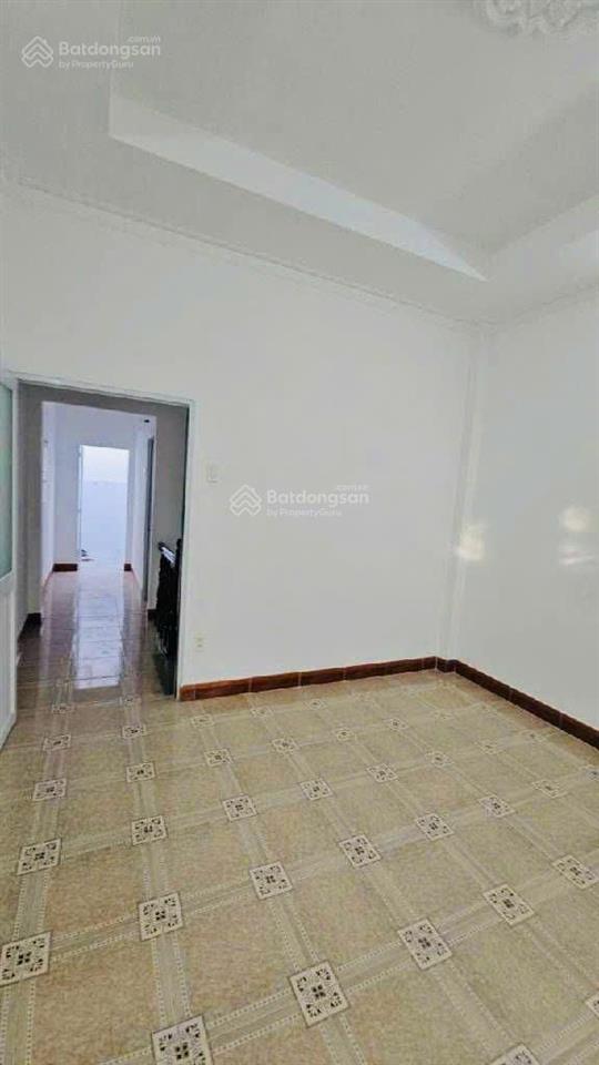 Gấp gấp  nhà 2 tầng hxh tới cửa  52m2  nhỉnh nhẹ 4 đồng