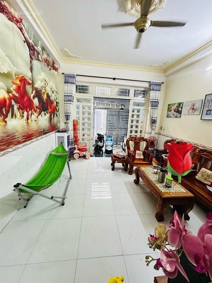 Nhà 2 tầng btct  lâm thị hố q12  hơn 60m2  chưa tới 5 đồng